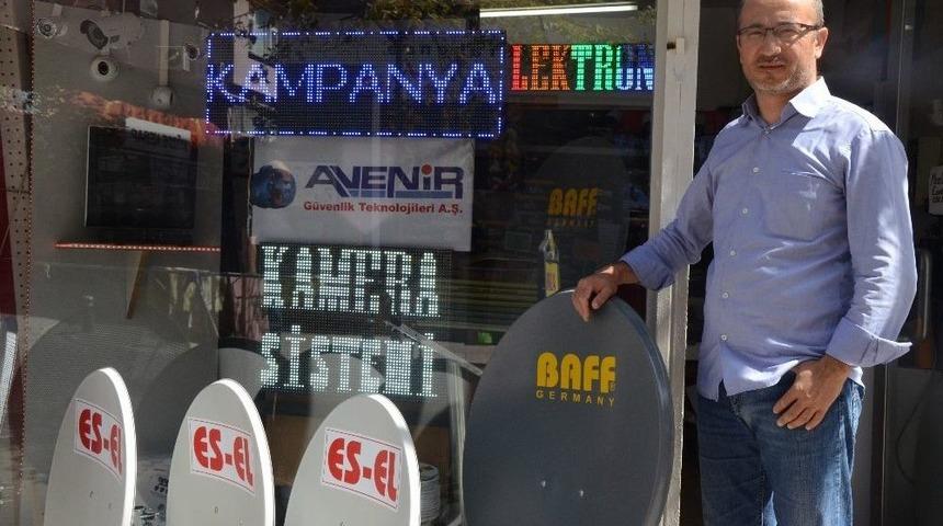 Ekmek Parası İ&ccedil;in Yaz Kış &Ccedil;atılarda Geziyorlar