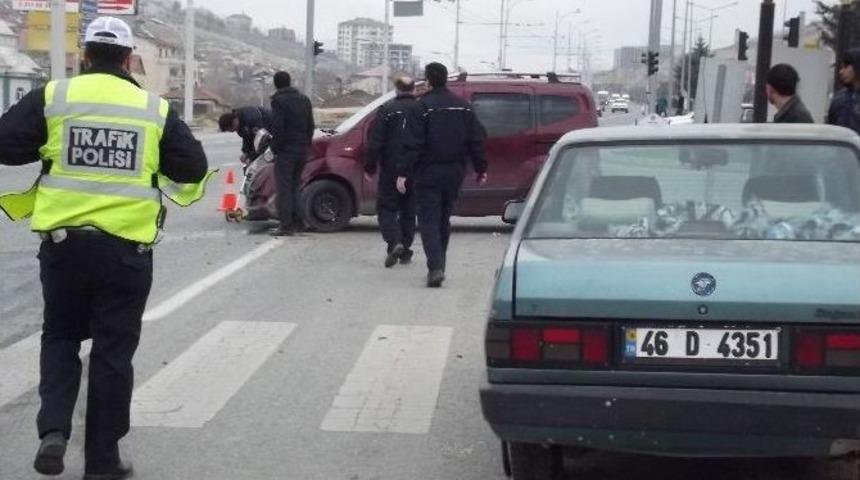 Malatya&rsquo;da İki Trafik Kazasında 3 Kişi Yaralandı