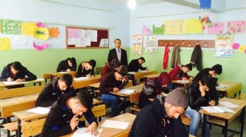 Ygs Ve Lys&rsquo;ye Hazırlık Deneme Sınavı Yapıldı