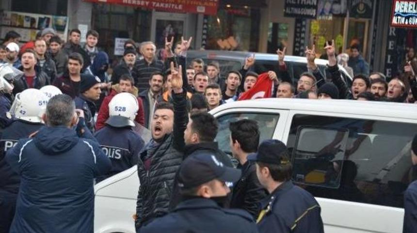 Konya'da Gerginliği Polis &Ouml;nledi