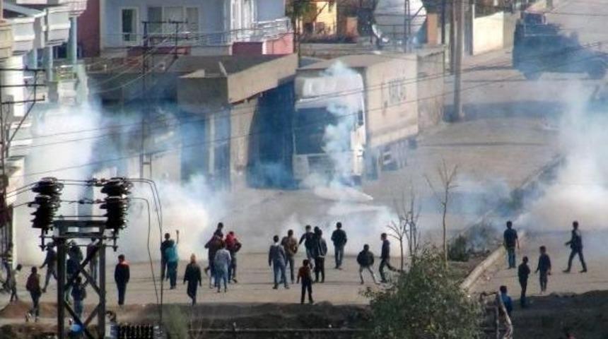 Cizre'de İşyerleri A&ccedil;ılmadı, Gerginlik Var (2)