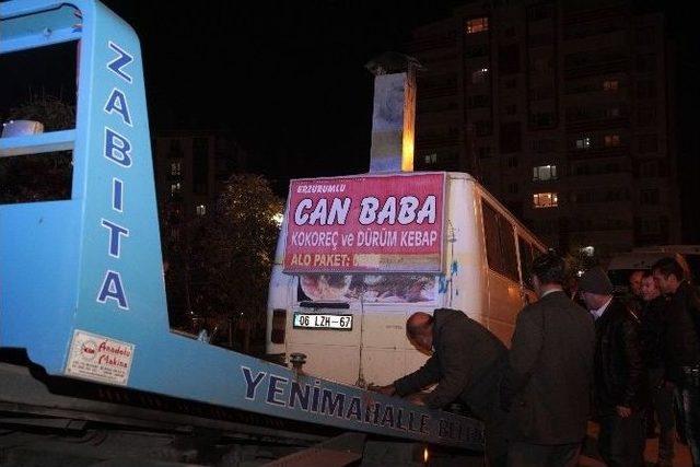 Yenimahalle Zabıtasından Seyyar Tezgahlara Gece Baskını