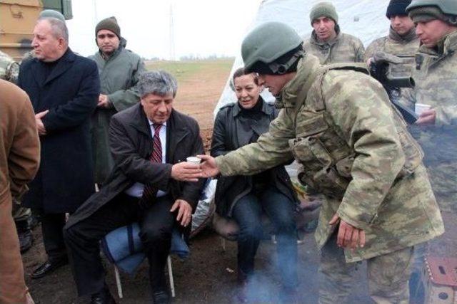 Chp'li Balbay Sınırında Düğüne Katıldı, Mermiler Havada Uçuştu