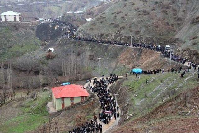 Demirtaş: Adliyede Uludere Dosyasını Kapattınız, Vicdanlardaki Dosyayı Nasıl Kapatacaksınız (2)