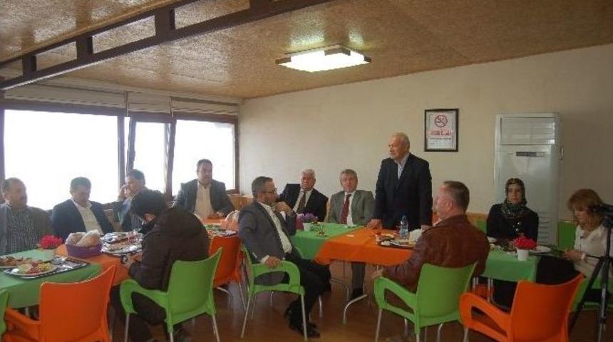 Başkan Yılmaz İş Adamlarıyla Bir Araya Geldi