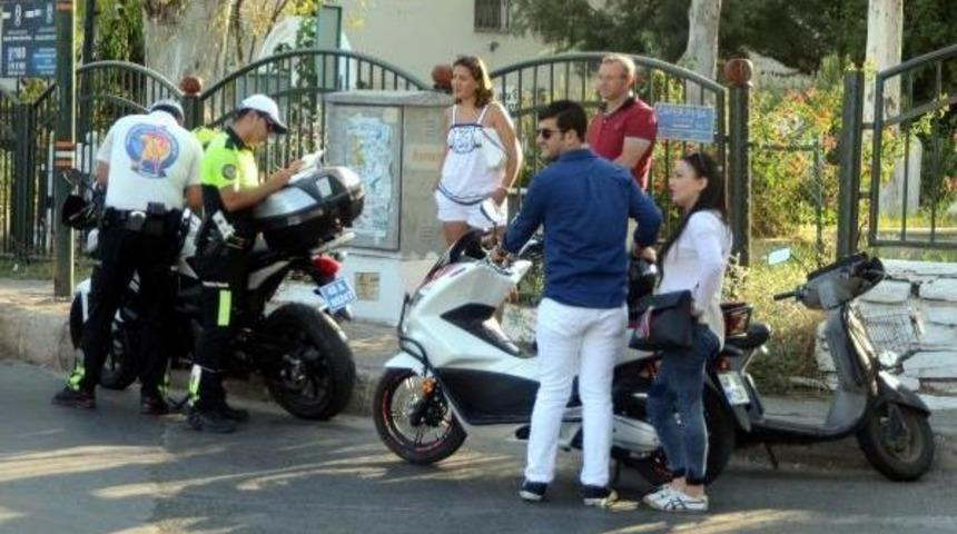 Bodrum'da Motosiklet S&uuml;r&uuml;c&uuml;lerine Denetim
