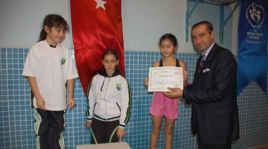 Anadolu Yıldızlar Ligi Y&uuml;zme M&uuml;sabakaları Sona Erdi