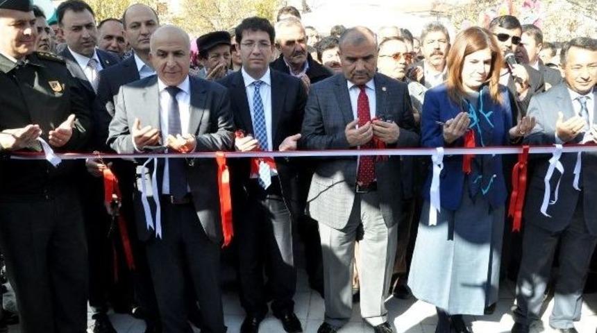 Aksaray&rsquo;da Emeklilere Dinlenme Evi Ve &Ccedil;ay Bah&ccedil;esi A&ccedil;ıldı
