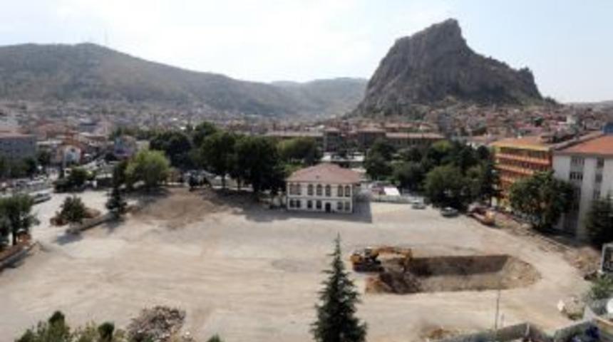 Cumhuriyet Meydanı Projesinde İlk Etap Başladı