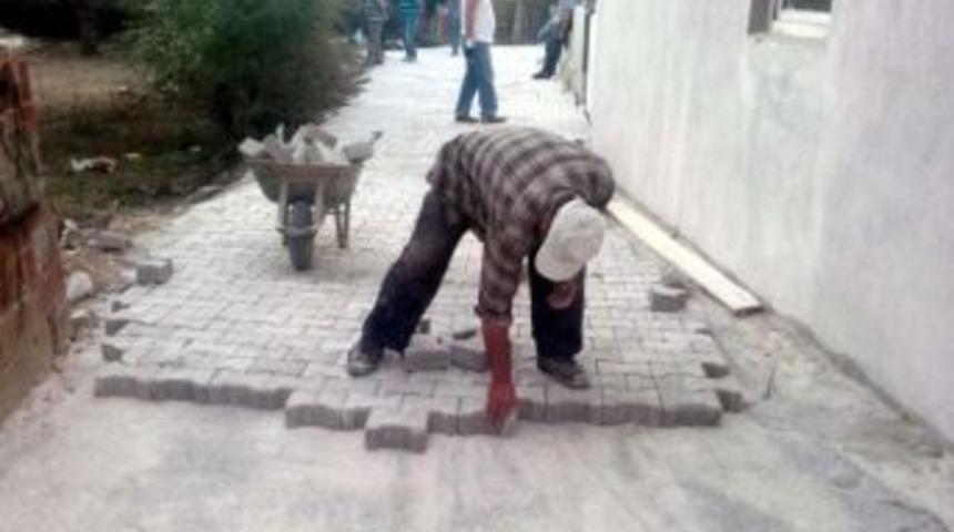 Karadere&rsquo;ye Kanalizasyon Ve Parke Taşı