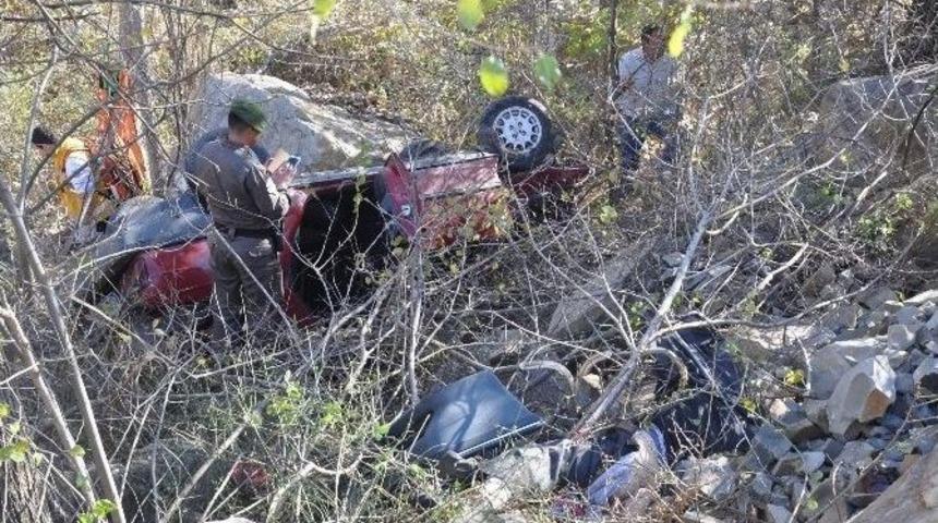 Tokat&rsquo;ta Trafik Kazası: 2 &Ouml;l&uuml;, 1 Yaralı