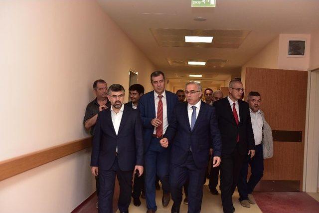 Toki Başkanı Ergün, Seyrantepe Ve Sultanbeyli Hastane İnşaatlarını Ziyaret Etti