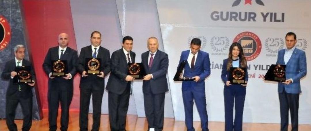 Başbakan Davutoğlu, &lsquo;&rsquo;gaziantep&rsquo;in Yıldızları &Ouml;d&uuml;l T&ouml;renine&rsquo;&rsquo; Katıldı