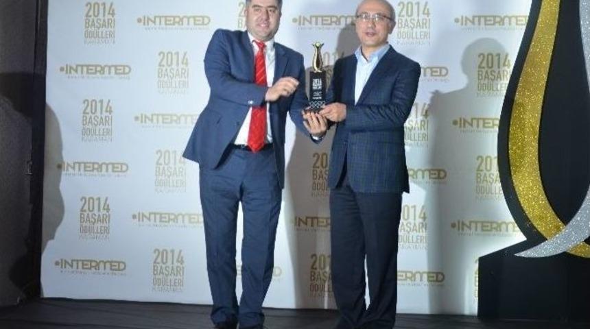 Bakan Elvan’a İntermed Derneği’nden Onur Ödülü