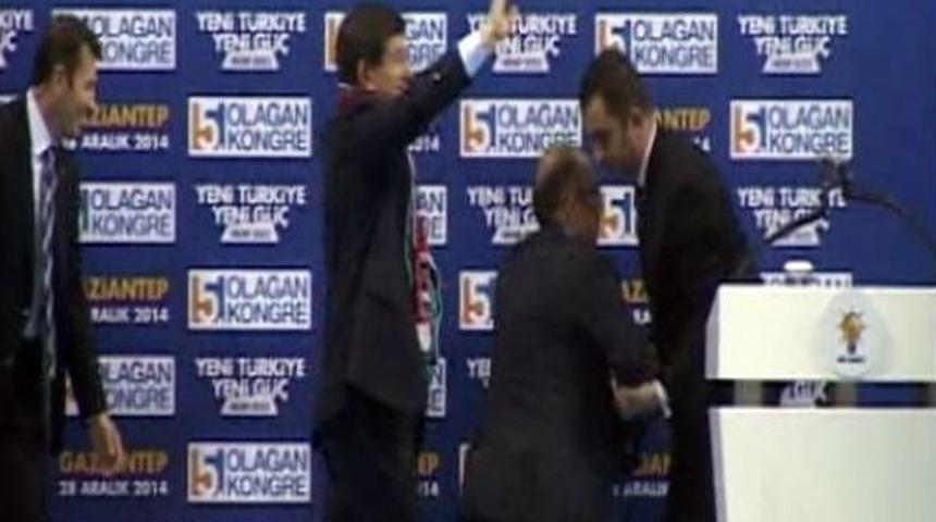 Başbakan&rsquo;ın Fotoğrafını &Ccedil;eken Fotoğraf&ccedil;ının D&uuml;şme Anı