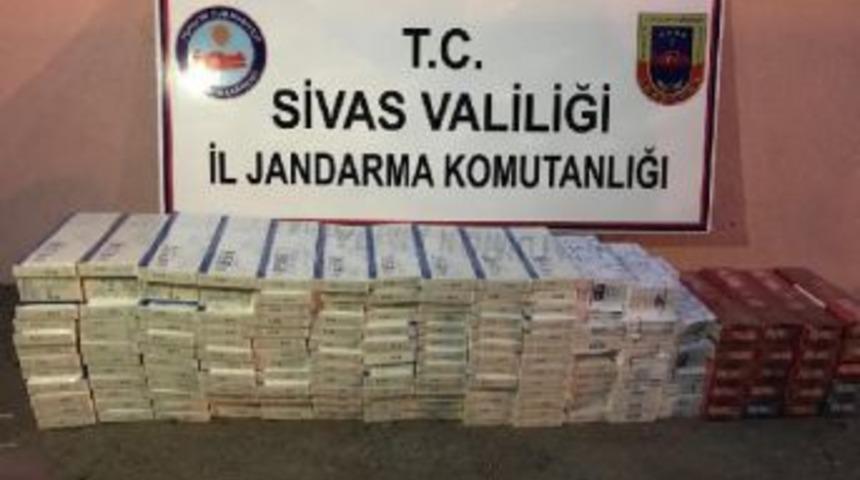 Yolcu Otob&uuml;s&uuml;nde 1790 Paket Ka&ccedil;ak Sigara Ele Ge&ccedil;irildi