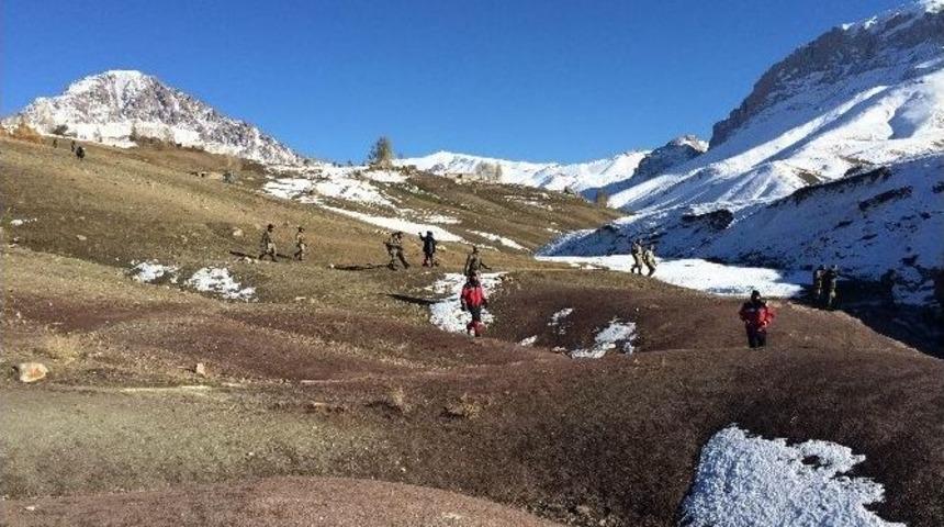 Van&rsquo;da Kaybolan Nehir&rsquo;in Arama &Ccedil;alışmaları Devam Ediyor