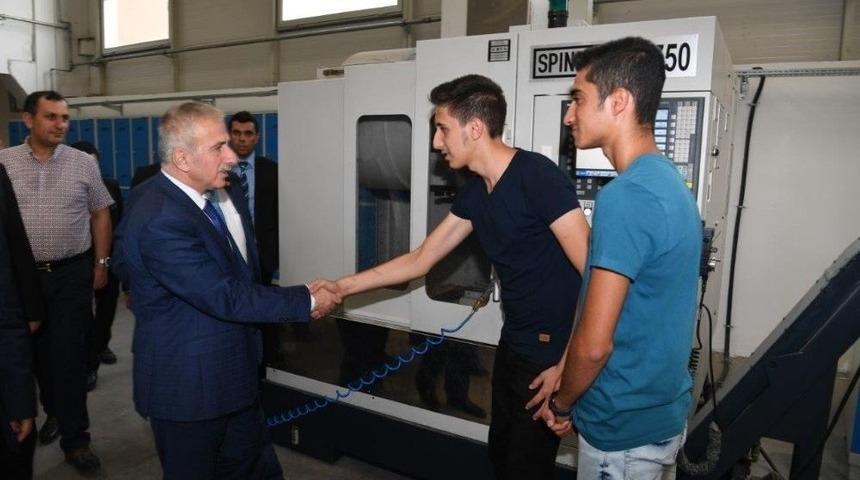 &Ouml;zel Kayseri Osb Mesleki Ve Teknik Anadolu Lisesi Eğitime Başladı