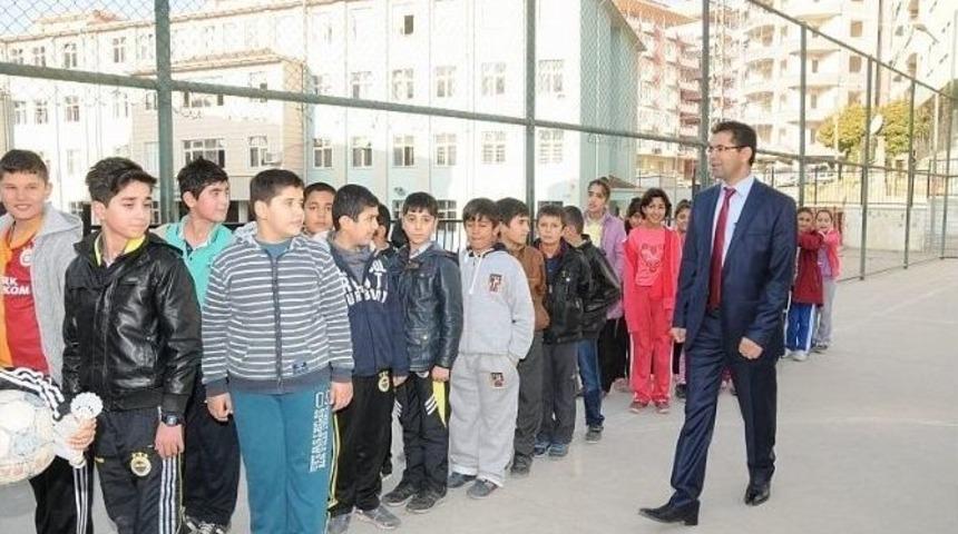 Batman Milli Eğitim M&uuml;d&uuml;r&uuml; &Ccedil;elik, Okul Ziyaretlerinde