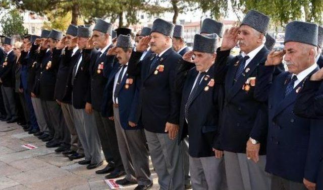 Gaziler Gününde Şehitlere Karanfil 2