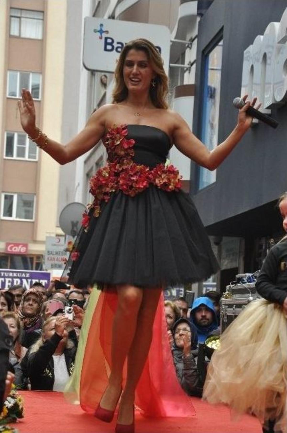 Tuğba &Ouml;zay&rsquo;ın G&ouml;z&uuml; Meclis&rsquo;te