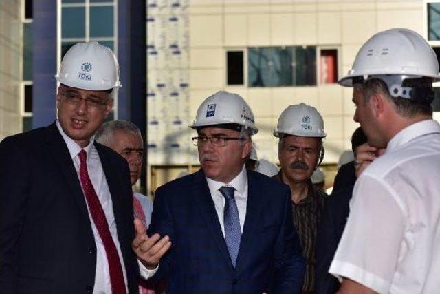 Toki Başkanı Turan Seyrantepe Ve Sultanbeyli Hastanelerinde Inceleme Yaptı