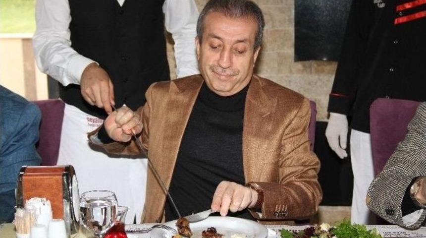 Bakan Eker&rsquo;in Kebap Keyfi