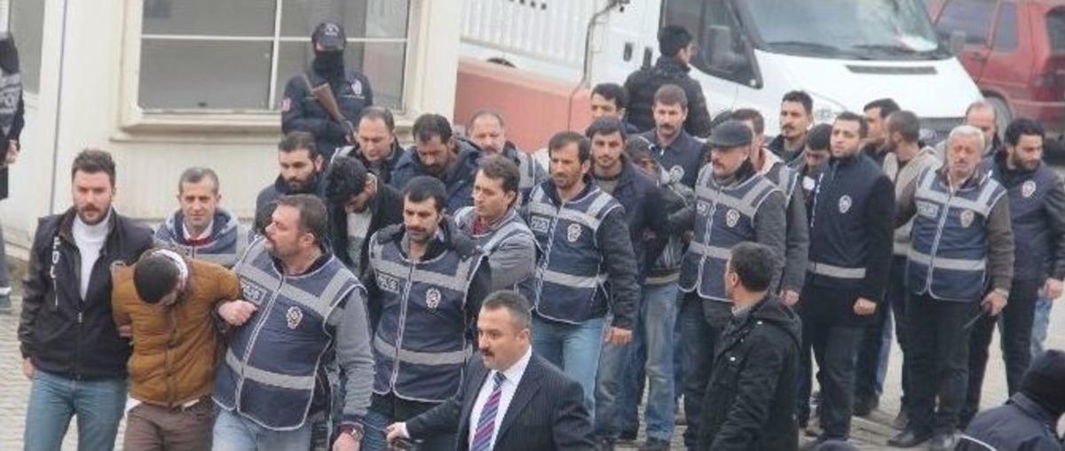 12 Kişilik Hırsızlık &Ccedil;etesi Adliyede
