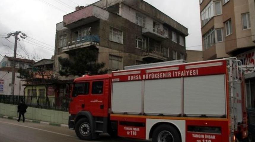 Soba Kovasından &Ccedil;ıkan Yangın Ekipleri Alarma Ge&ccedil;irdi