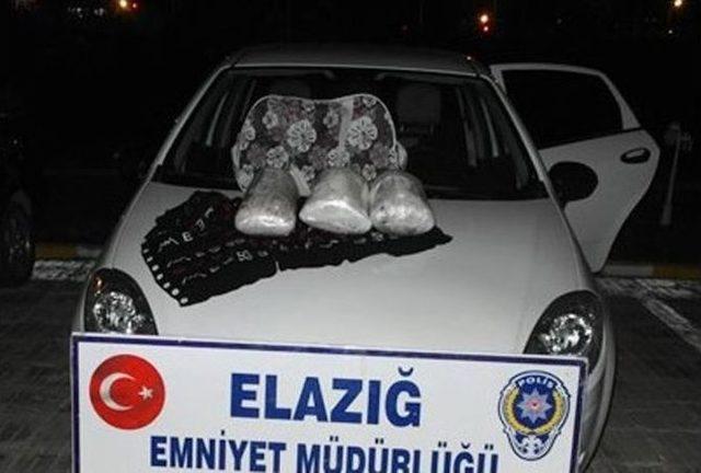 Elazığ’da Bir Kadının Çantasından 4 Kilo Esrar Çıktı