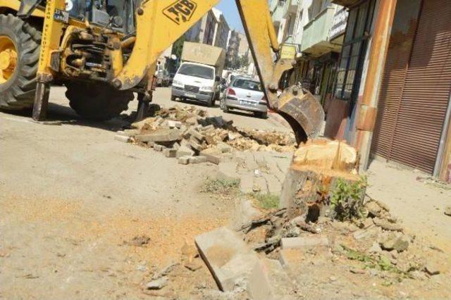 Keşan da Yol Genişletme &Ccedil;alışmasında Ağa&ccedil; Kesilmesine Tepki 1