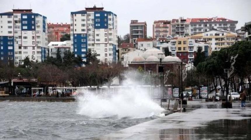 &Ccedil;anakkale Deniz Ve Hava Ulaşımına Fırtına Engeli
