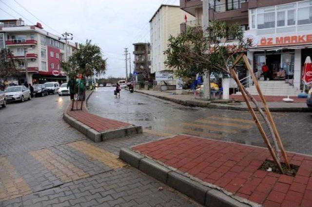 Çanakkale Deniz Ve Hava Ulaşımına Fırtına Engeli