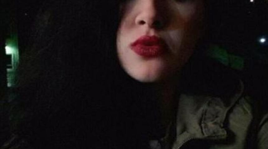 Cem Yılmaz&rsquo;Dan, 18 Yaşına Giren Maral B&uuml;y&uuml;ksara&ccedil;&rsquo;A 200 &Ccedil;i&ccedil;ek