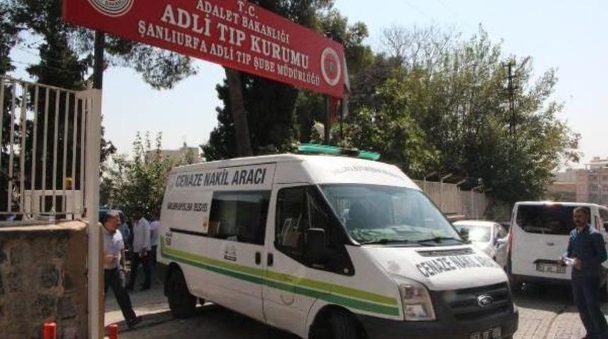 Servis Minib&uuml;s&uuml;yle &Ccedil;arpışan Motosikletteki 2 Kişi &Ouml;ld&uuml;