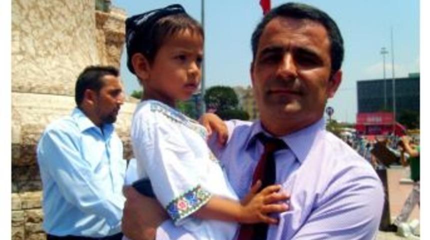 Yavuzaslan: "bm Uygur T&uuml;rkleri İ&ccedil;in Harekete Ge&ccedil;melidir"