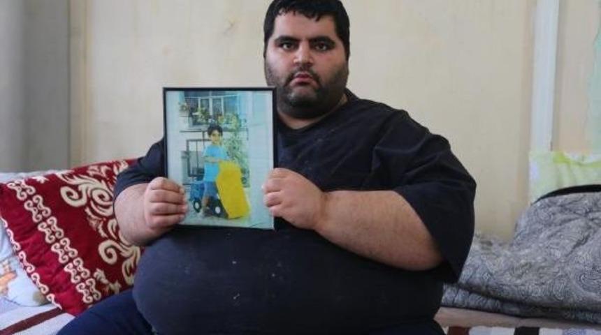 200 Kiloya Ulaşan Gen&ccedil;, Zayıflamak İ&ccedil;in Yardım İstiyor