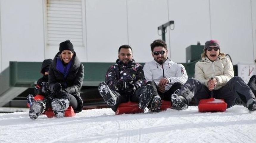 &Ccedil;ağla Şikael Ve Alişan&rsquo;ın Paland&ouml;ken&rsquo;de Kızak Keyfi