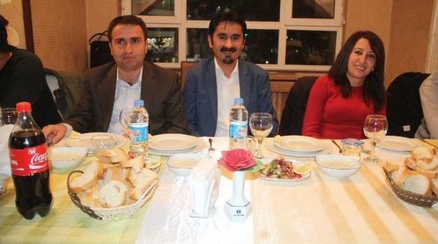 Hdp Ve Belediyeden Basın Mensuplarına Dayanışma Yemeği