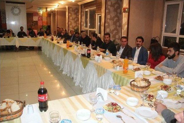 Hdp Ve Belediyeden Basın Mensuplarına Dayanışma Yemeği 1