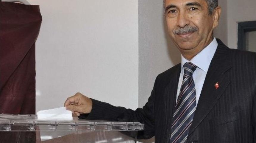 Ak Parti Karataş İl&ccedil;e Başkanı &Ouml;zcan G&uuml;ven Tazeledi