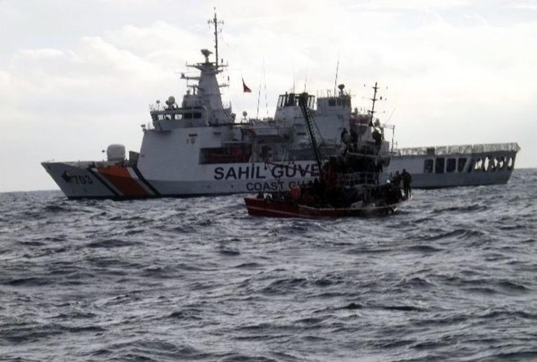 Batma Tehlikesi Ge&ccedil;iren Ka&ccedil;ak G&ouml;&ccedil;menler Son Anda Kurtarıldı