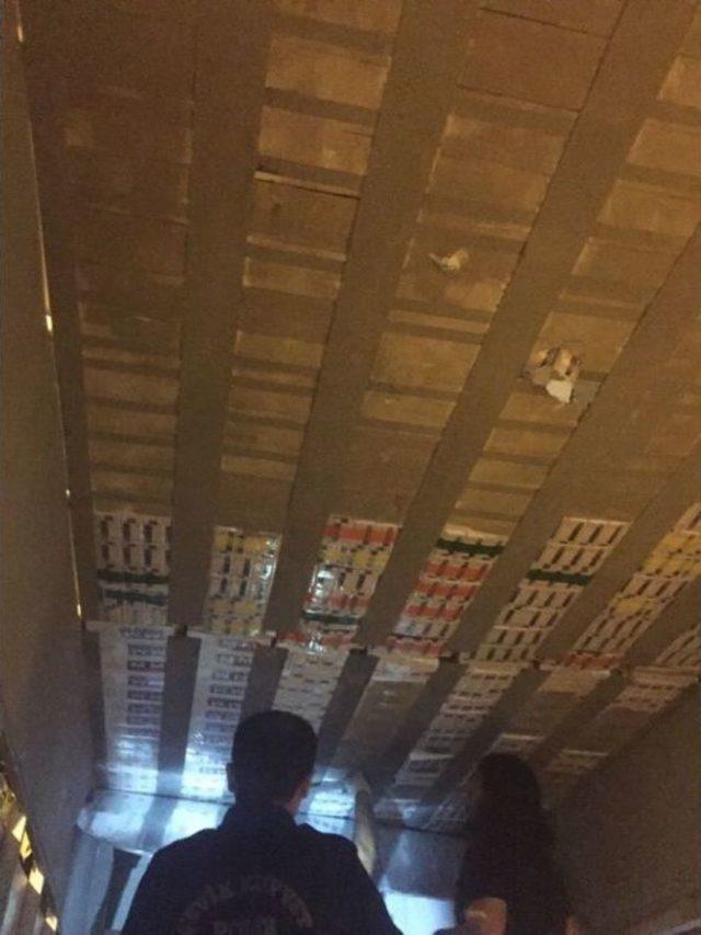 Kaçak Sigara Yüklü Kamyonet Yakalandı 1