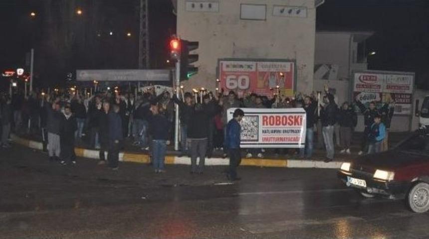 Kahta&rsquo;da Meşaleli Y&uuml;r&uuml;y&uuml;ş