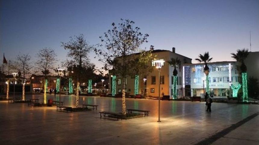 Urla İl&ccedil;esi 2015&rsquo;e Rengarenk Giriyor