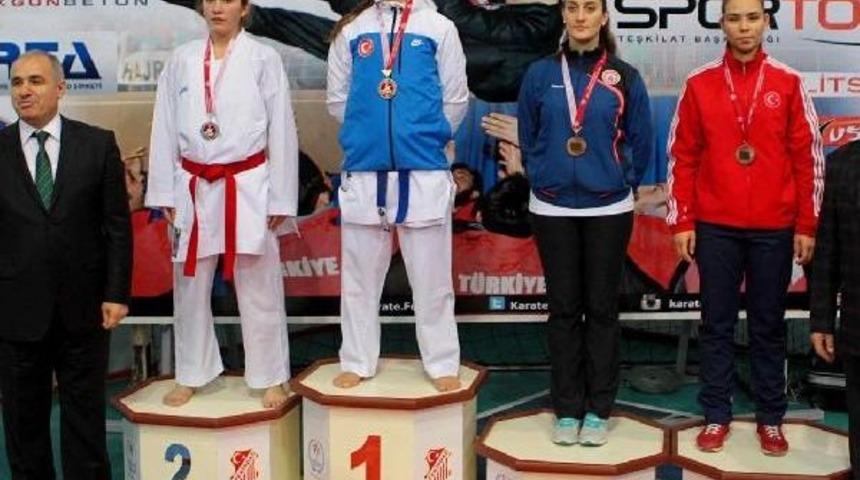 Dikili'nin Şampiyon Annesi Nezahat