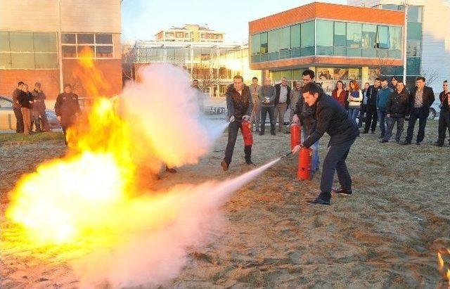 Belediye Personeline Yangınla Mücadele Eğitimi