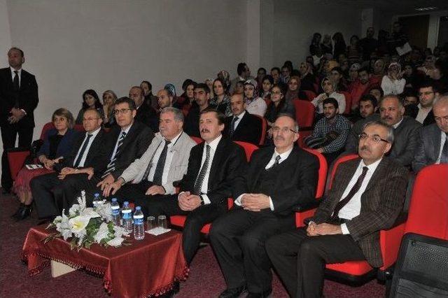Prof.dr. Yunus &Ccedil;engel, Erzincan &Uuml;niversitesi &Ouml;ğrencilerine Konferans Verdi 1