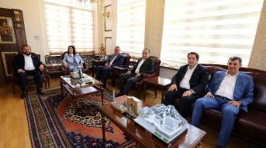 Ak Parti Heyeti Vali Aykut Pekmez İle G&ouml;r&uuml;şt&uuml;