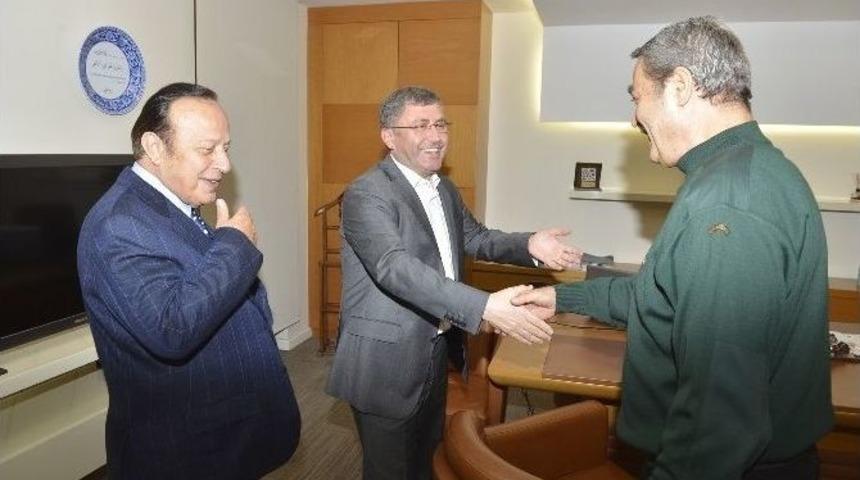 Kadir İnanır&rsquo;dan Başkan T&uuml;rkmen&rsquo;e S&uuml;rpriz Ziyaret